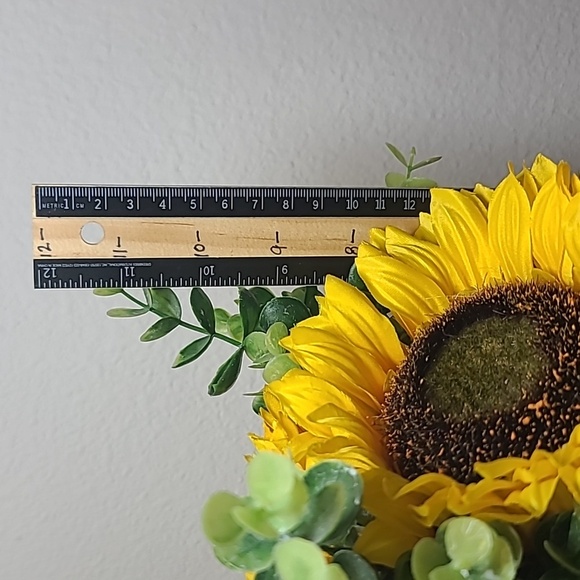 BEAUTIFUL sunflowers 🌻 in ceramic picture - Picture 5 of 6